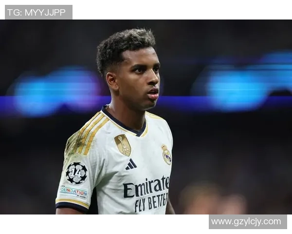 罗德里在球场上的精彩表现与战术价值解析 罗德里在球场上的精彩表现与战术价值解析