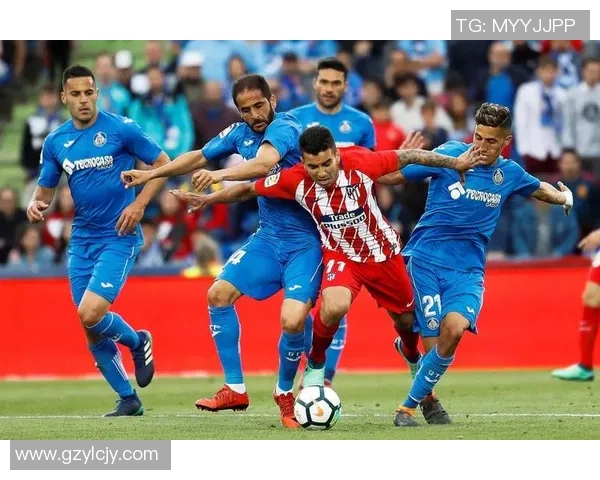 赫塔费主场迎战巴萨双方争夺西甲关键三分之战